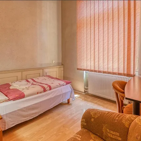 Hotell Skoliace Stredisko Ives *