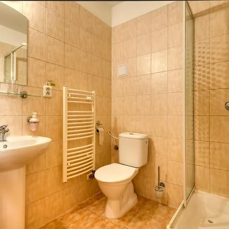 Skoliace Stredisko Ives Hotell