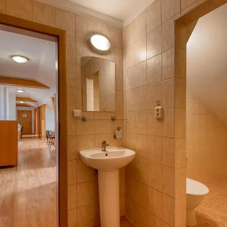 Hotell Skoliace Stredisko Ives
