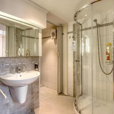 Hotel Skoliace Stredisko Ives Kosice