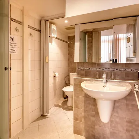 Hotell Skoliace Stredisko Ives Košice