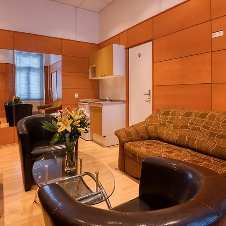 Skoliace Stredisko Ives Hotell *