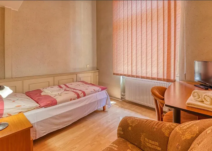 Hotel Skoliace Stredisko Ives *