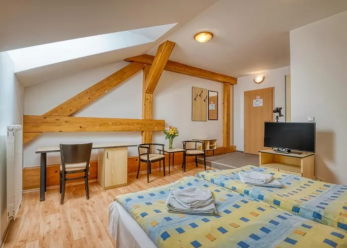 Otel Skoliace Stredisko Ives Kösice