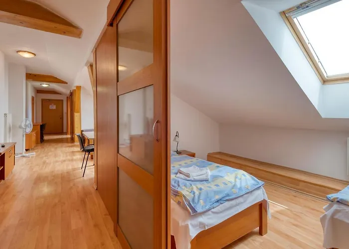 Otel Skoliace Stredisko Ives Kösice