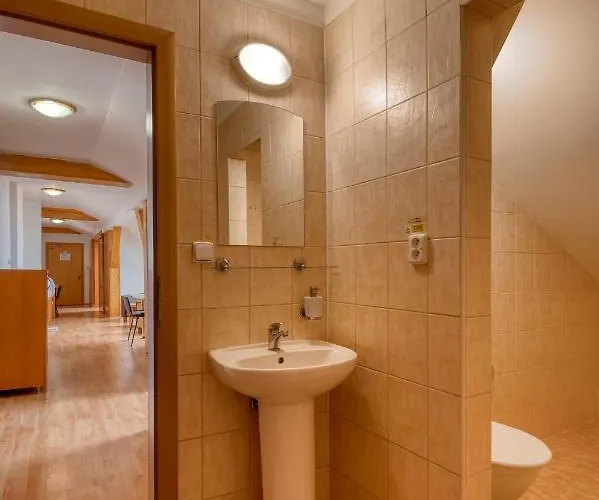 Otel Skoliace Stredisko Ives