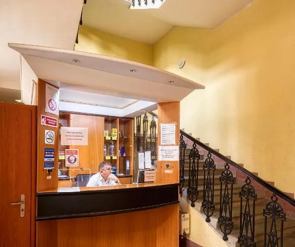 Skoliace Stredisko Ives Otel *