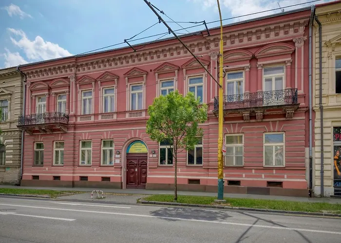 Otel Skoliace Stredisko Ives Kösice