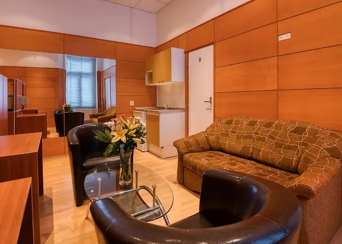 Skoliace Stredisko Ives Otel *