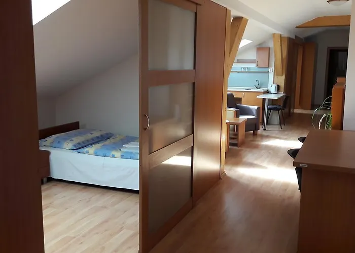 Otel Skoliace Stredisko Ives Kösice